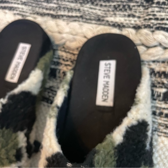 Steve Madden Camo Slippers Slip On - Picture 3 of 8